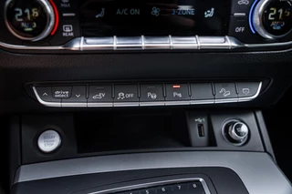 Audi Q5 50 TFSI e Quattro Pro Line | Luchtvering | Matrix LED | Inparkeersysteem | Drive select | Trekhaak | Navigatie | SoH 94% | / 44