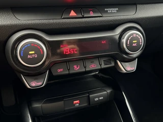 Kia Stonic 1.0 T-GDi MHEV DynamicLine Trekhaak | Navigatie | Camera | Carplay&Android / 11