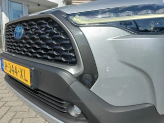 Toyota Corolla Cross 2.0 High Power Hybrid First Edition BLIND-SPOT EL-ACHTERKLEP LM-VELGEN KEYLESS PARK-SENSOREN STOELVERW DRAADLOOS-LADEN AD-CRUISE BLUETOOTH / 4