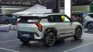 Kia EV3 GT AWD 81.4 kWh Launch control | Elektronisch adaptief onderstel met road-preview | 20" lichtmetalen GT-velgen | NIEUW TE BESTELLEN / 7