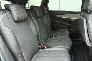 Peugeot 5008 1.2T 130pk Automaat GT | Elektrische achterklep | Black Pack | 19'' velgen | Achteruitrijcamera | 7 Persoons / 16