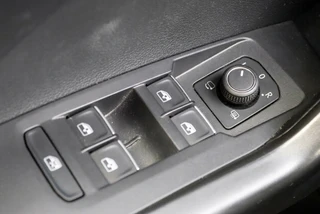 Volkswagen T-Cross 1.0 TSI Style 110PK DSG | Winterpakket | Carplay/Android Auto | Luxe LED / 18