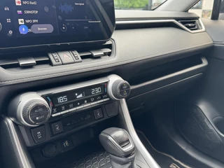 Toyota RAV4 2.5 Hybrid Dynamic AWD DYNAMIC 1650KG TREKGEW STOELVERW PARK-SENSOREN NAVI CAMERA APPLE/ANDROID LM-VELGEN / 14