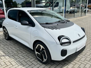 Renault Twingo Urban Range 80pk Techno 27.5 kWh  | 18inch velgen | V2G | Navigatie | Climate Control | Keyless | Achteruitrijcamera | Adaptive Cruise Control (ACC) | Apple CarPlay/Android Auto / 50
