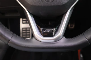 Volkswagen Passat Variant 1.5 TSI 150pk DSG 2x R-Line Panoramadak Leder Camera Stoelverwarming Virtual Cockpit / 19