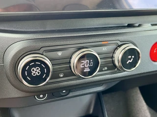 Renault Twingo Urban Range 80pk Techno 27.5 kWh  | 18inch velgen | V2G | Navigatie | Climate Control | Keyless | Achteruitrijcamera | Adaptive Cruise Control (ACC) | Apple CarPlay/Android Auto / 28