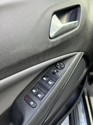 Opel Crossland X 1.2 Turbo 110Pk Innovation | Climate control | Navigatie | Camera | Cruise control | Parkpilot | Elektrisch Pakket | AGR | Trekhaak | LM-Velgen / 31
