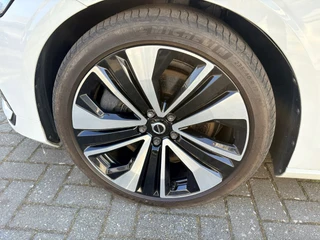 Volvo V60 2.0 T6 Recharge AWD R-Design / 360 camera / Panoramadak / Leder / head-up / Harman-Kardon / 26