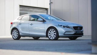 Volvo V40 1.6 T3 Summum 1e Eig|Ori .NL|Leder|Camera|Navi|Trekhaak / 2