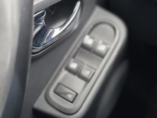 Dacia Duster 1.2 TCe 4x2 Prestige NAVI CAMERA LEER TEL / 29