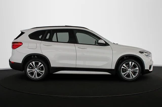 BMW X1 sDrive18i Executive Sport Line Panoramadak Trekhaak Groot Navi Stoelverwarming / 34