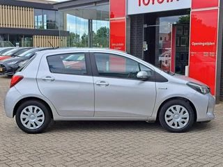 Toyota Yaris 1.5 Hybrid Aspiration / 4