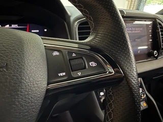 Skoda Karoq 1.5 TSI DSG 4x4 Sportline Business | 1800KG Trekgewicht | Carplay | Sportstoelen | Camera / 24