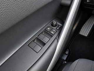 Toyota Corolla Cross Hybrid 140 Dynamic Clima Camera Velgen Full Led / 17