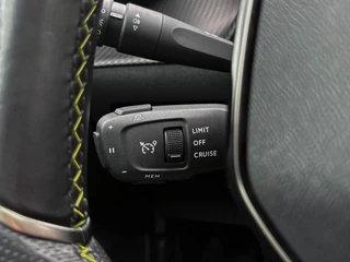 Peugeot e-208 EV GT Pack 50 kWh 3-Fase | SOH 91% | 3D Cockpit | Navigatie | Panoramadak | Camera / 18