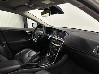 Volvo V40 Cross Country 1.5 T3 Polar+ Luxury LEER PANO NAVI TREKHAAK ECC CRUISE LM. / 13