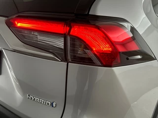 Toyota RAV4 2.5 Hybrid AWD Dynamic Trekhaak | 18'' L.M. Velgen | Elektrische Achterklep / 33