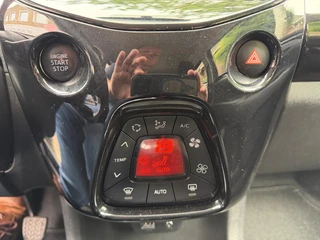 Toyota Aygo 1.0 VVT-i x-clusiv / 27