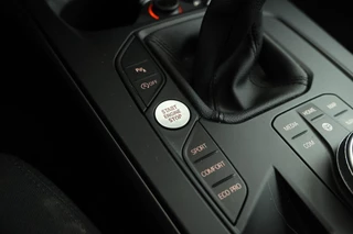 BMW 1 Serie 116d High Executive  5 Deurs hb, Navigatie, Climate / 32