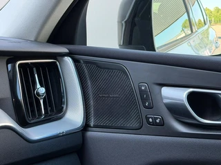 Volvo XC60 2.0 T6 Plug-in hybrid AWD Plus Dark Panorama|H/K Audio|Keyless / 15