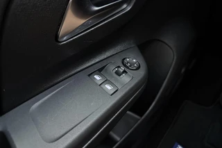 Opel Corsa 1.2 Edition 100pk | Airco | Cruise Control | Apple Carplay - Android Auto | Lichtmetalen Velgen | Parkeersensoren achter | Navigatie / 17