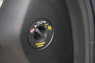 Volvo XC60 T6 Recharge AWD R-Design | Trekhaak | Parkeercamera |Panoramadak | Longe Range | Keyless / 48