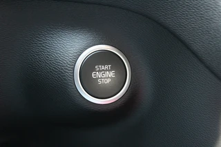 Volvo XC40 2.0 B4 R-Design  | Harman Kardon | Trekhaak | Memory | Adaptieve Cruise | Elektr. Achterklep / 17