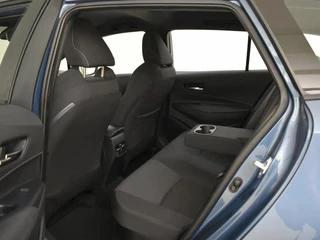 Toyota Corolla Touring Sports 1.8 Hybrid Style | Trekhaak | PDC | Stoelverw. | Navigatie / 24