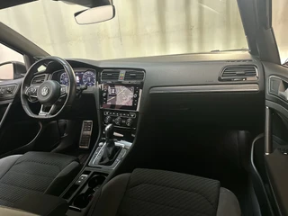 Volkswagen Golf Variant 1.5 TSI 150pk DSG Highline R-Line Stoelverwarming LED Camera Virtual Cockpit / 4