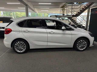 BMW 2-serie Active Tourer 218i High Executive/ NL auto/ Afneembare trekhaak/ Achteruitrijcamera / 7