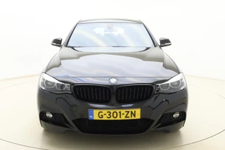 BMW 3-serie Gran Turismo 320i High Executive Edition | Lederen bekleding | M Sport pakket | Trekhaak | Stoelverwarming | Keyless | Navigatie | Weinig kilometers | Climate control / 7