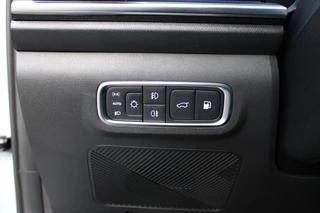 Jaecoo 7 Exclusive Automaat, Schuif-Kanteldak, 1500 KG trekgewicht, Navigatie, 19" LM velgen, Elektrische achterklep, Luxe lederen bekleding, 7 jaar garantie / 14