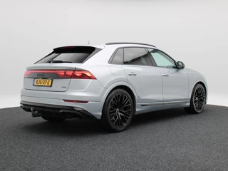 Audi Q8 60 TFSi e 490 Pk quattro S-Line Competition | Matrix Laser LED | Vierwielbesturing | B&O Audio | Valcona Leder | 22 Inch | Trekhaak | Head-Up | 20.328 Km!! / 4