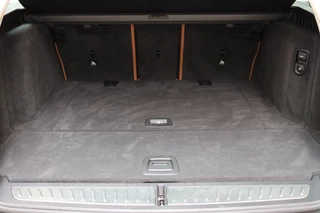 BMW X3 xDrive20i High Executive xLine Automaat  / Navigatiesysteem Professional / Panoramadak / Trekhaak / Leder / Parkeersensoren voor+achter / 19 Inch / Sportstoelen / LED / Stoelverwarming / Climate Control / 38