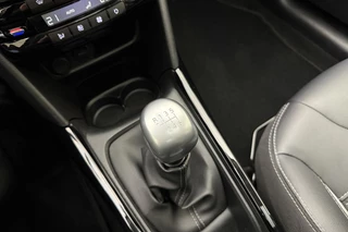 Peugeot 2008 1.2 PureTech 130pk Blue Lease Allure | Panorama Dak | DAB+ | Navigatie | Climate Control | Cruise Control | Achteruitrijcamera |LichtMetalen Velgen met All Seasonbanden / 23