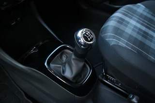 Peugeot 108 1.0 e-VTi Allure / 15