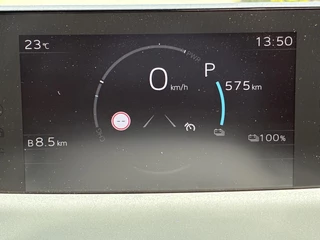 Toyota bZ4X Touring DYNAMIC 75 KWH VOORRAAD VOORDEEL VAN €49.990 VOOR €47.300!!! BLIND-SPOT PARK-SENSOREN STOEL/STUURVERW APPLE/ANDROID 18" LM-VELGEN / 20