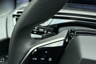 Peugeot 5008 1.2 Hybrid 145 GT 7p | Automaat | Elektr. achterklep | Stoel- & stuurverwarming | 7 Persoons | Adaptieve Cruise Control | Navigatie | Achteruitrijcamera / 35