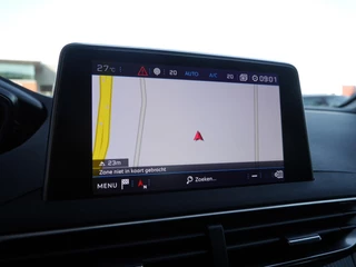 Peugeot 3008 1.2 PureTech Blue Lease Executive | Trekhaak | Navigatie | Climate control | Lichtmetalen velgen | Cruise control | Parkeersensoren achter | Apple carplay/Android auto / 30