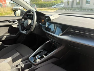 Audi A3 Sportback 40 TFSI e Advanced edition / 19