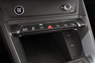 Audi Q3 Sportback 45 TFSI e S-Line Keyless Achteruitrijcamera Navigatie / 44