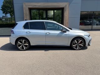 Volkswagen Golf 1.5 272pk eHybrid GTE Trekhaak | Led mistlampen | Head up | IQ light | Rijklaar incl. garantie / 4