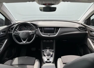 Opel Grandland X 1.6 Turbo Hybrid Business Edition / 4