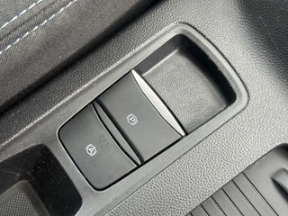 Ford Focus 1.0 Ecoboost Wagon Active Business '' Trekhaak - Clima - PDC '' / 25