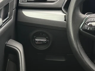 Škoda Superb Combi 1.4 TSI iV Business Edition Camera | PDC | Carplay | Stoelverwarming | / 17