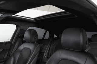 Mercedes-Benz GLC Coupé 250 4MATIC 211 PK Premium AMG Line  | S/K-Panodak | Cruise | Stoelverw. | PDC | Camera | App. Connect | ECC | LM 21" | / 8