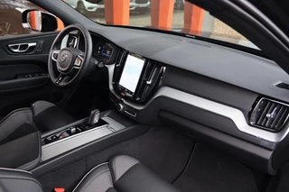 Volvo XC60 T6 Recharge AWD R-Design | Stoelverwarming | Parkeercamera | Panoramadak | Memorystoel | Keyless / 20