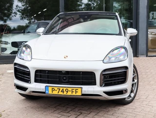Porsche Cayenne Coupé 3.0 E-Hybrid Pano Achterasbesturing Krijtgrijs Luchtvering Softclose Stoelkoeling SOH 88,7% / 26