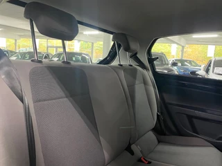 Volkswagen Up! 1.0 cross up! BlueMotion/ Nederlandse auto/ 5 deurs/ Parkeersensoren voor en achter/ Bluetooth / Airco / 33