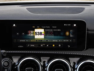 Mercedes-Benz A-klasse 180 d Launch Edition Widescreen Camera Apple CarPlay Android Auto Navigatie Stoelverwarming / 21